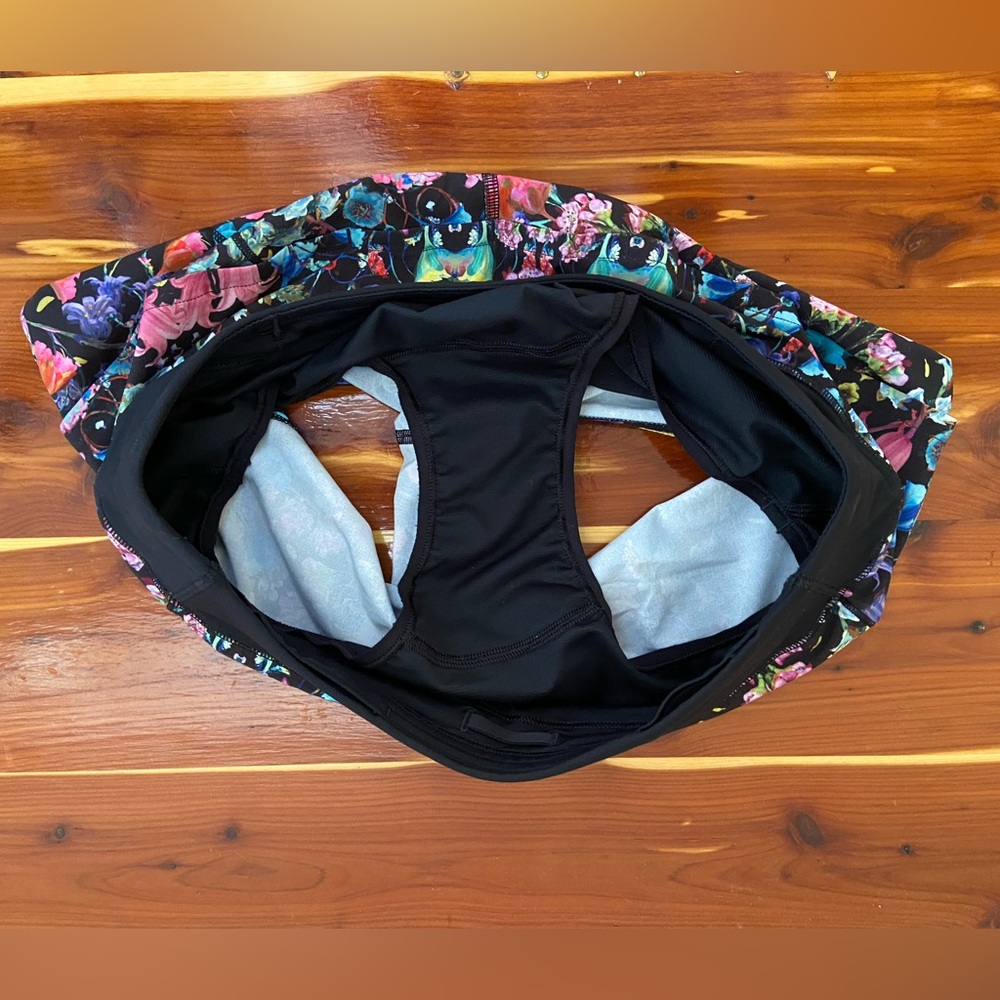 LULULEMON SPEED UP SHORTS LR - Picture 7 of 8